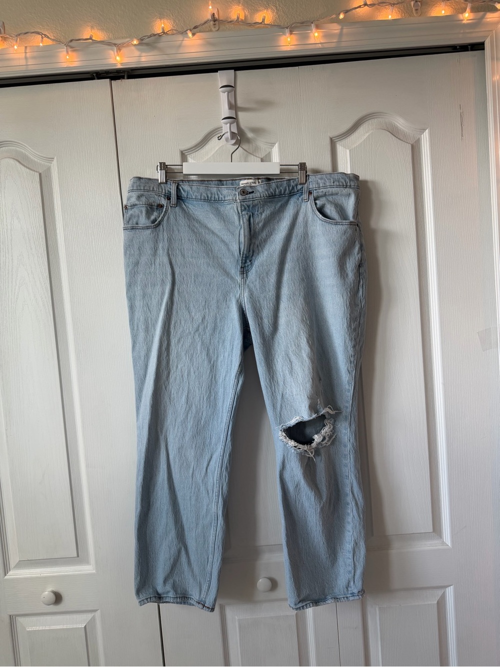 Abercrombie & Fitch High Waisted Straight Jeans